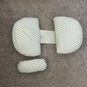 Proactive Green and White pregnancy pillow Set